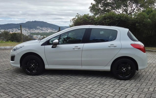 imagem-https://www.socarrao.com.br/sc-vehicle-images-prod/4128676/1790368176564-d3e99102-a0e7-4506-8772-f68aa7521513.jpg