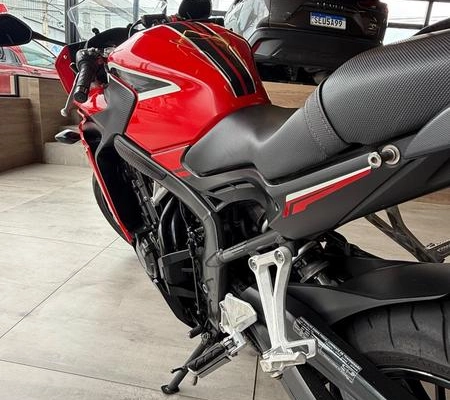 imagem-https://www.socarrao.com.br/sc-vehicle-images-prod/4128746/1790368403081-8490399_9_B_e68560416d.jpeg