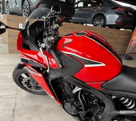 imagem-https://www.socarrao.com.br/sc-vehicle-images-prod/4128746/1790368403086-8490399_13_B_6f955c96f9.jpeg