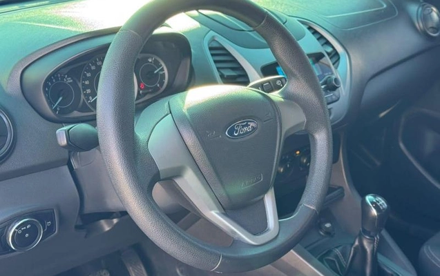 imagem-https://www.socarrao.com.br/sc-vehicle-images-prod/4129248/1791384487608-8515404_5_B_30611975a9.jpeg