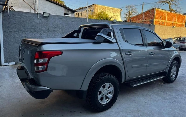 imagem-https://www.socarrao.com.br/sc-vehicle-images-prod/4129343/1790369893562-8509696_8_B_1b5a5b42a8.jpeg