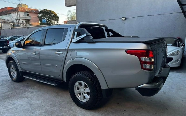 imagem-https://www.socarrao.com.br/sc-vehicle-images-prod/4129343/1790369893564-8509696_8_B_b13ea87c27.jpeg