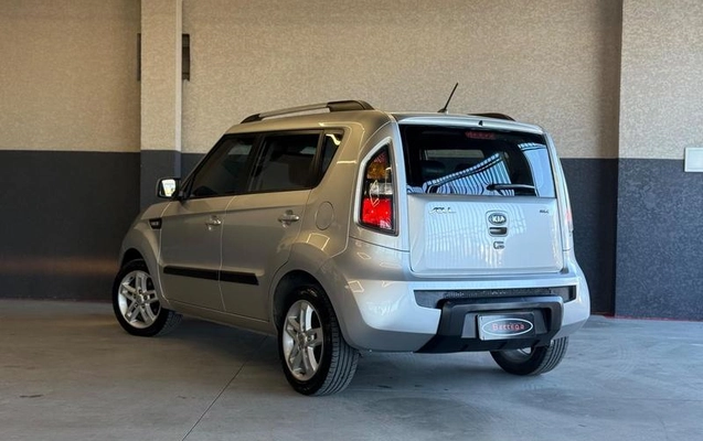 imagem-https://www.socarrao.com.br/sc-vehicle-images-prod/4129354/1790370029951-8515394_5_B_7efd73d31d.jpeg