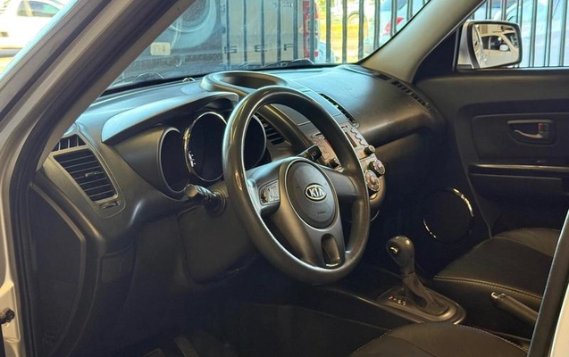 imagem-https://www.socarrao.com.br/sc-vehicle-images-prod/4129354/1790370029977-8515394_15_B_3934b3f41a.jpeg