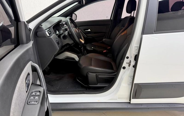 imagem-https://www.socarrao.com.br/sc-vehicle-images-prod/4130338/1790374979127-8515764_14_B_cdcc07fe79.jpeg