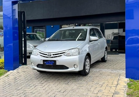 Toyota Etios 2017 Prata — foto 1 de 3