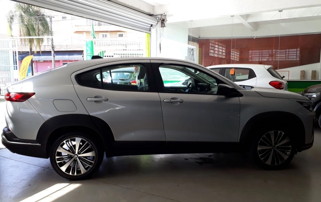 imagem-https://www.socarrao.com.br/sc-vehicle-images-prod/4133303/1790381758758-1_104844.jpg