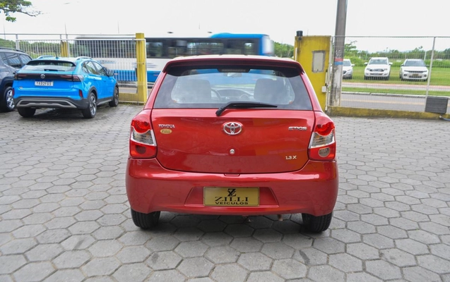 imagem-https://www.socarrao.com.br/sc-vehicle-images-prod/4135280/1790387782036-b52221cf5b414dda86f840a43057c699_1774898918197.jpg