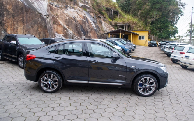 imagem-https://www.socarrao.com.br/sc-vehicle-images-prod/4135500/1790388358840-bb96b16f8f8647d784a3cd6a2362fca6_1789753943771.jpg