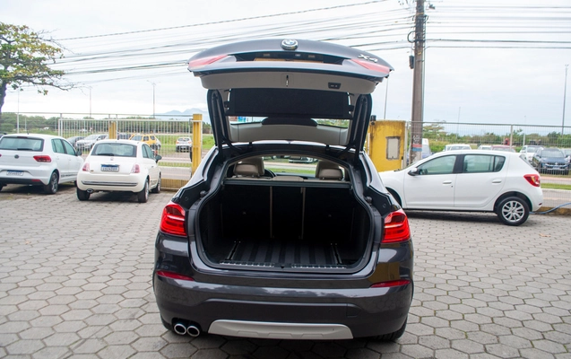 imagem-https://www.socarrao.com.br/sc-vehicle-images-prod/4135500/1790388358854-7c6ca7fac11145c887077db4108ddc09_1789753943850.jpg