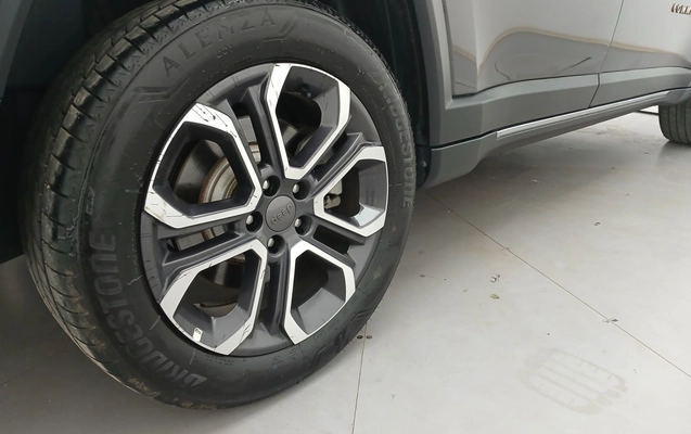 imagem-https://www.socarrao.com.br/sc-vehicle-images-prod/4137169/1790394435775-2_044015.jpg