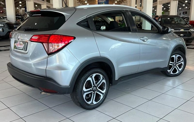 imagem-https://www.socarrao.com.br/sc-vehicle-images-prod/4144974/1790427808844-8513256_11_B_64811369bc.jpeg