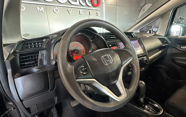 imagem-https://www.socarrao.com.br/sc-vehicle-images-prod/4144982/1790427989682-003_98ed35eee79948dd9a30be1407eb504c.jpg