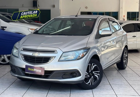 Chevrolet Onix 2013 Prata — foto 1 de 3