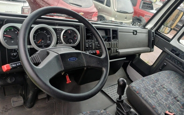 imagem-https://www.socarrao.com.br/sc-vehicle-images-prod/4145073/1792676455540-4xpGK05yMe6a32O1EEHbfy9wIndFYwWs.jpg