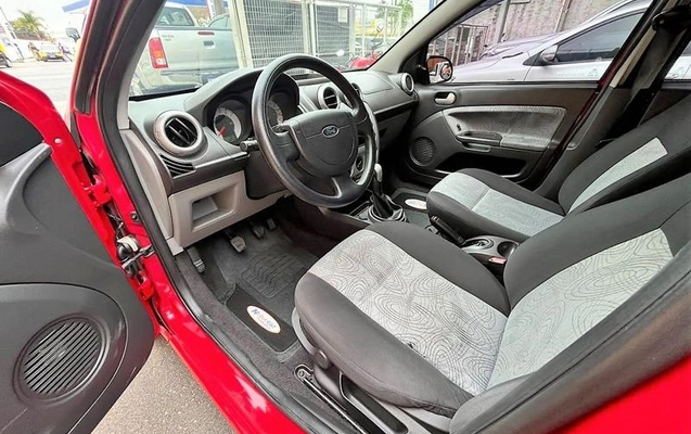imagem-https://www.socarrao.com.br/sc-vehicle-images-prod/4145108/1790622431893-8516601_2_B_d59fd29103.jpeg