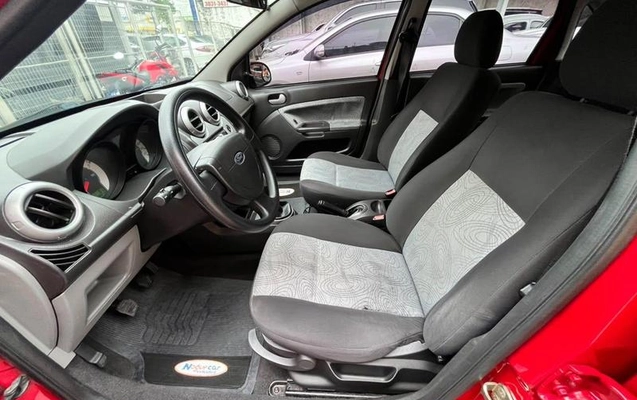 imagem-https://www.socarrao.com.br/sc-vehicle-images-prod/4145108/1790622431897-8516601_2_B_086c877fae.jpeg