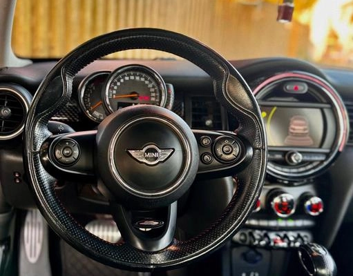 imagem-https://www.socarrao.com.br/sc-vehicle-images-prod/4145129/1790871642268-8511841_12_B_93179485c5.jpeg