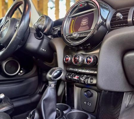 imagem-https://www.socarrao.com.br/sc-vehicle-images-prod/4145129/1790871642271-8511841_14_B_e77b955d21.jpeg