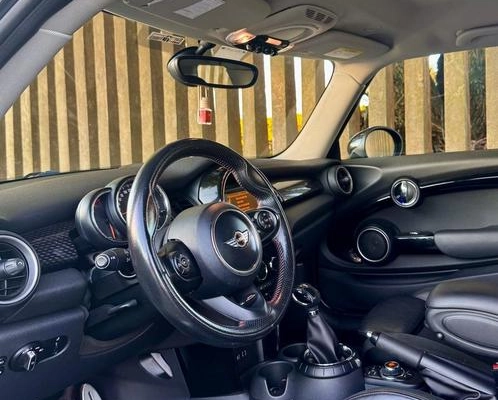 imagem-https://www.socarrao.com.br/sc-vehicle-images-prod/4145129/1790871642275-8511841_17_B_a4b8b0fe64.jpeg