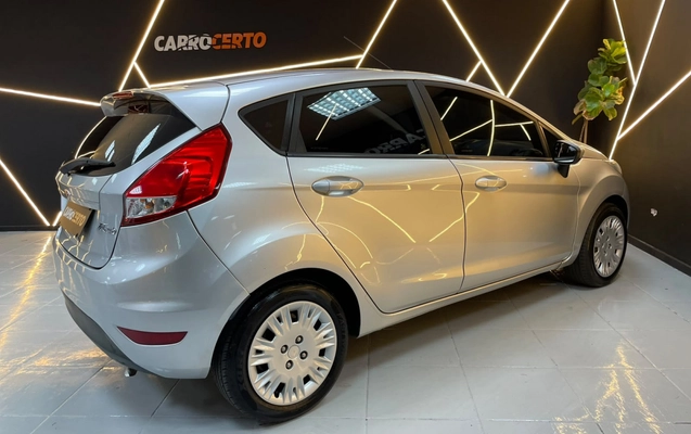 imagem-https://www.socarrao.com.br/sc-vehicle-images-prod/4145134/1790430678763-Ff6TargHP1Vj7MGw6CTgOAX6NcTCshGI.jpg