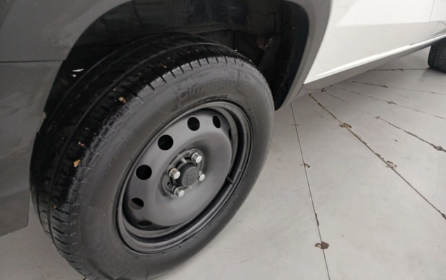 imagem-https://www.socarrao.com.br/sc-vehicle-images-prod/4145173/1790431063398-1_093538.jpg