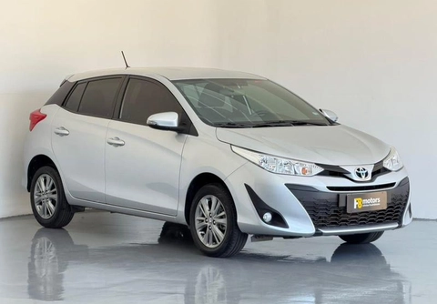 Toyota Yaris 2022 Prata — foto 1 de 3
