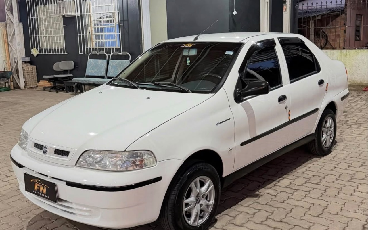 Fiat Siena 2004 Branco — foto 1 de 3