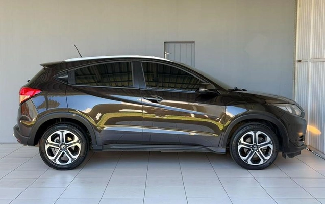 imagem-https://www.socarrao.com.br/sc-vehicle-images-prod/4145282/1790432970629-8516897_1_B_40af777e24.jpeg