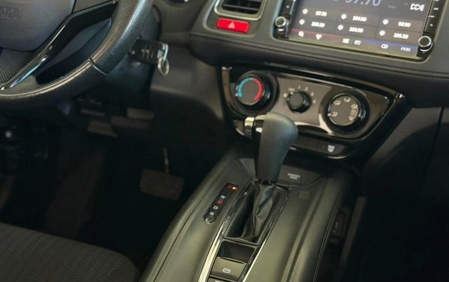 imagem-https://www.socarrao.com.br/sc-vehicle-images-prod/4145282/1790432970638-8516897_7_B_e315bd452f.jpeg