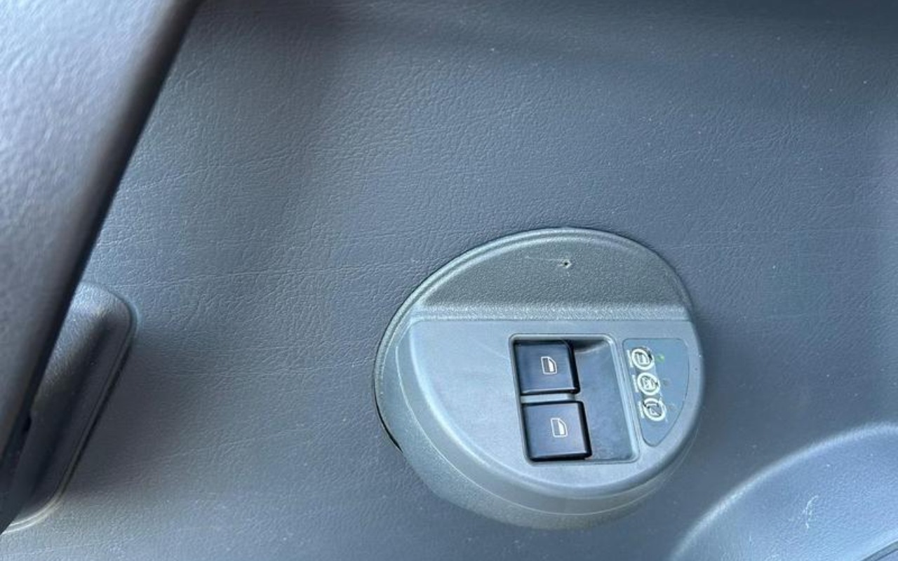imagem-https://www.socarrao.com.br/sc-vehicle-images-prod/4145316/1790433641061-RkNfMzQ0NjVfODQ0MzcxOV8xMF9WXzlkNTVhZWZiYjIuanBlZw.jpeg