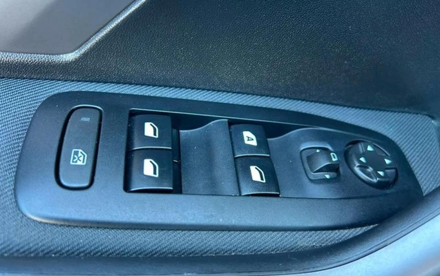 imagem-https://www.socarrao.com.br/sc-vehicle-images-prod/4145345/1790434330209-RkNfMzQ0NjVfODI5NzA3Nl80X1ZfNzVhZGFmNDc2MSAoMSkuanBlZw.jpeg