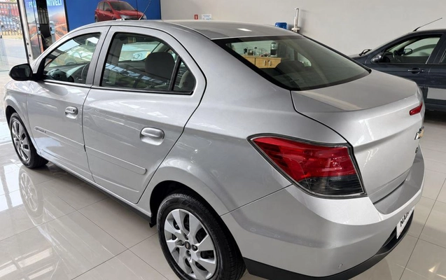 imagem-https://www.socarrao.com.br/sc-vehicle-images-prod/4145389/1790435116937-1238028.jpg