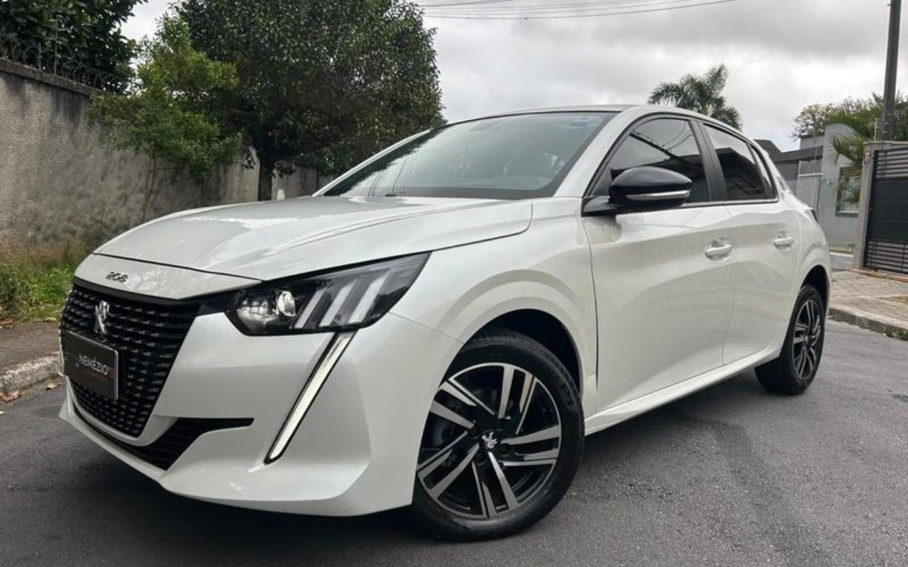 Peugeot 208 2023 Branco — foto 1 de 3