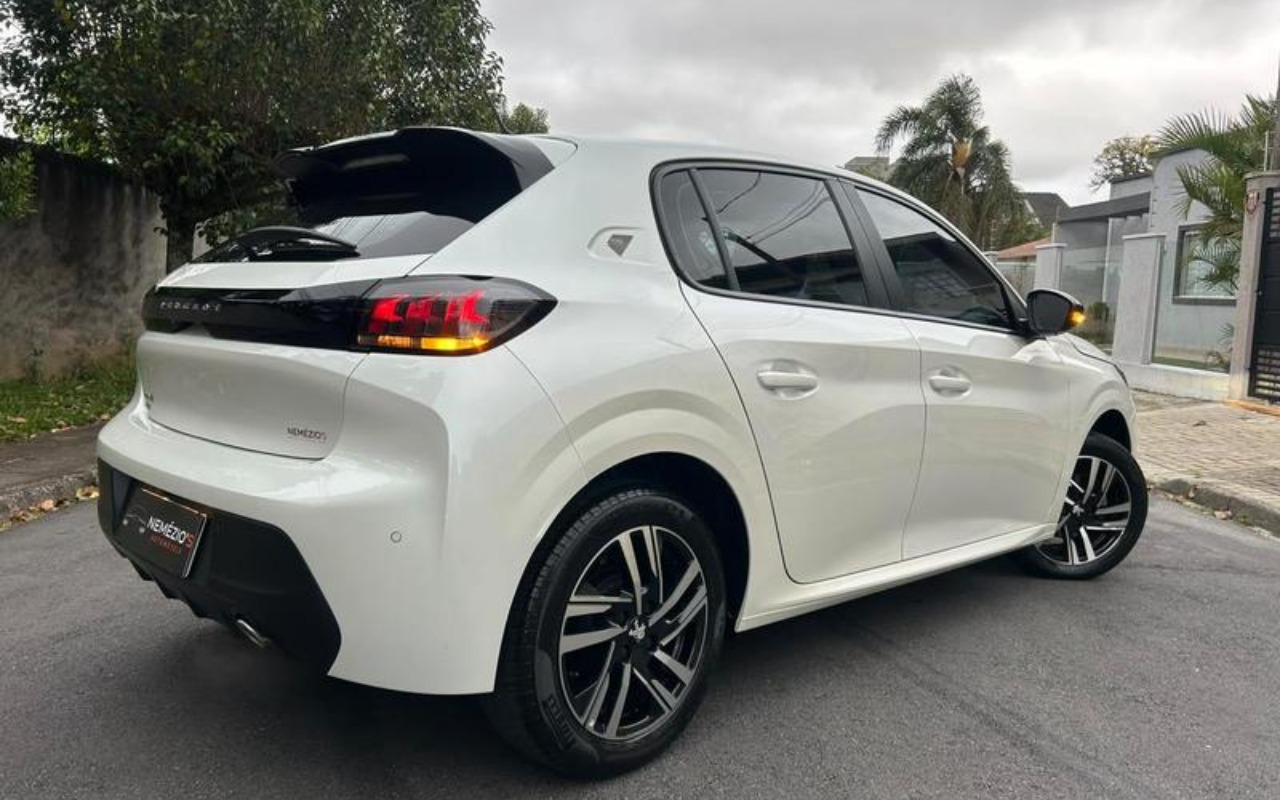 imagem-https://www.socarrao.com.br/sc-vehicle-images-prod/4145418/1790435376552-RkNfMzQ0NjVfODQ5MDMzNF8yMV9WXzBiODIxNTdiYTAuanBlZw.jpeg
