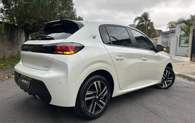 imagem-https://www.socarrao.com.br/sc-vehicle-images-prod/4145418/1790435376552-RkNfMzQ0NjVfODQ5MDMzNF8yMV9WXzBiODIxNTdiYTAuanBlZw.jpeg