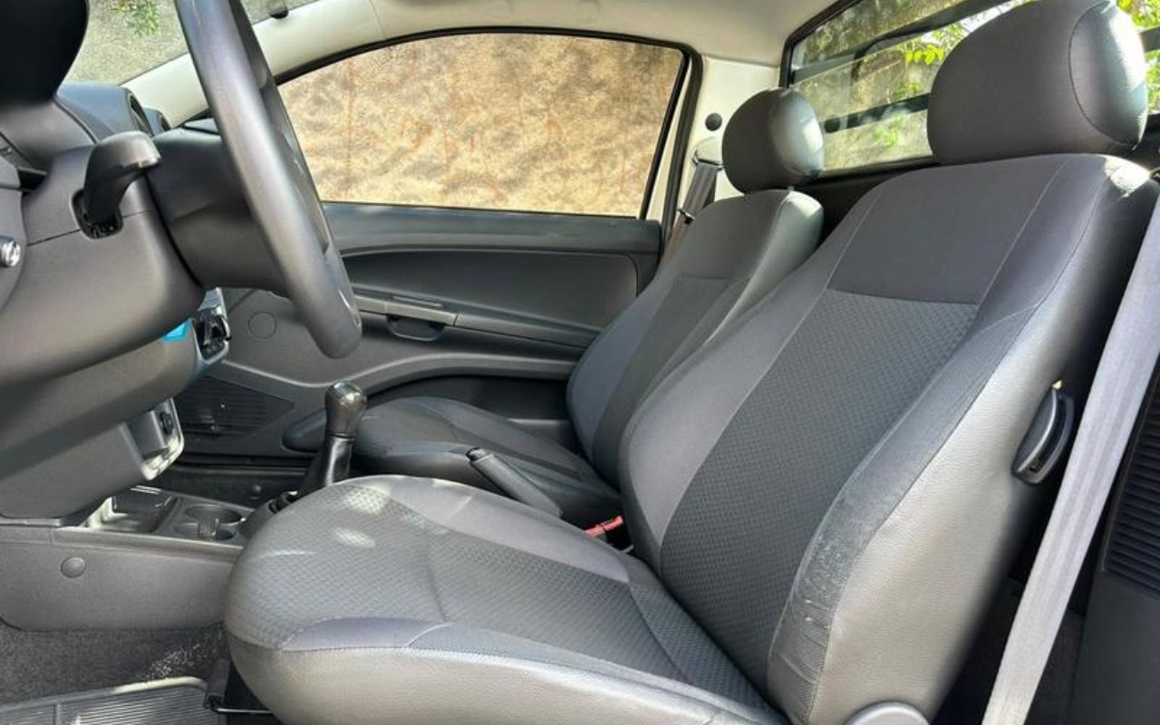 imagem-https://www.socarrao.com.br/sc-vehicle-images-prod/4145444/1790436066215-RkNfMzQ0NjVfODQ3OTQ0MV85X1ZfMDM4MmQzMzIyOC5qcGVn.jpeg