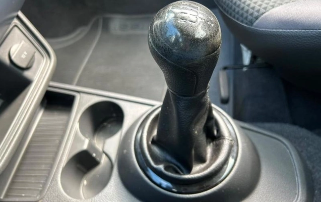 imagem-https://www.socarrao.com.br/sc-vehicle-images-prod/4145444/1790436066344-RkNfMzQ0NjVfODQ3OTQ0MV8xMF9WX2I5ZDQ4MTM1ZDQuanBlZw.jpeg