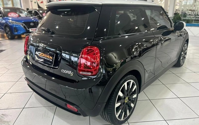 imagem-https://www.socarrao.com.br/sc-vehicle-images-prod/4145448/1790436480546-8513401_4_B_2f3329a197.jpeg