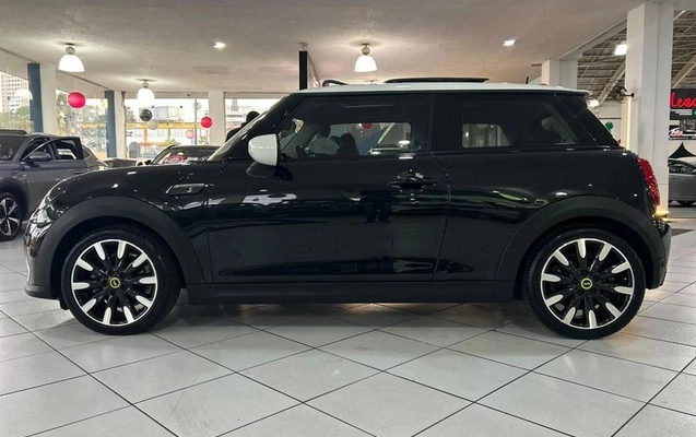 imagem-https://www.socarrao.com.br/sc-vehicle-images-prod/4145448/1790436480552-8513401_7_B_e5f808decc.jpeg