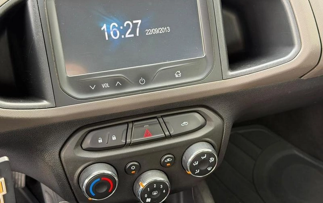 imagem-https://www.socarrao.com.br/sc-vehicle-images-prod/4145843/1790440509164-8517555_7_B_565a23d97a.jpeg