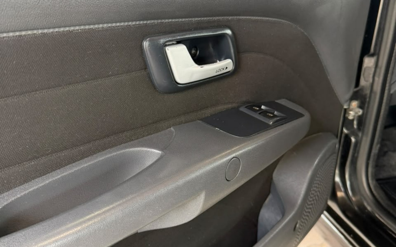 imagem-https://www.socarrao.com.br/sc-vehicle-images-prod/4146014/1790441729261-V2hhdHNBcHAgSW1hZ2UgMjAyNi0wOS0yNSBhdCAxMS40NC4zMiBBTSAoNCkuanBlZw.jpeg