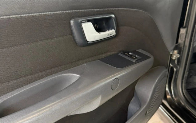 imagem-https://www.socarrao.com.br/sc-vehicle-images-prod/4146014/1790441729261-V2hhdHNBcHAgSW1hZ2UgMjAyNi0wOS0yNSBhdCAxMS40NC4zMiBBTSAoNCkuanBlZw.jpeg