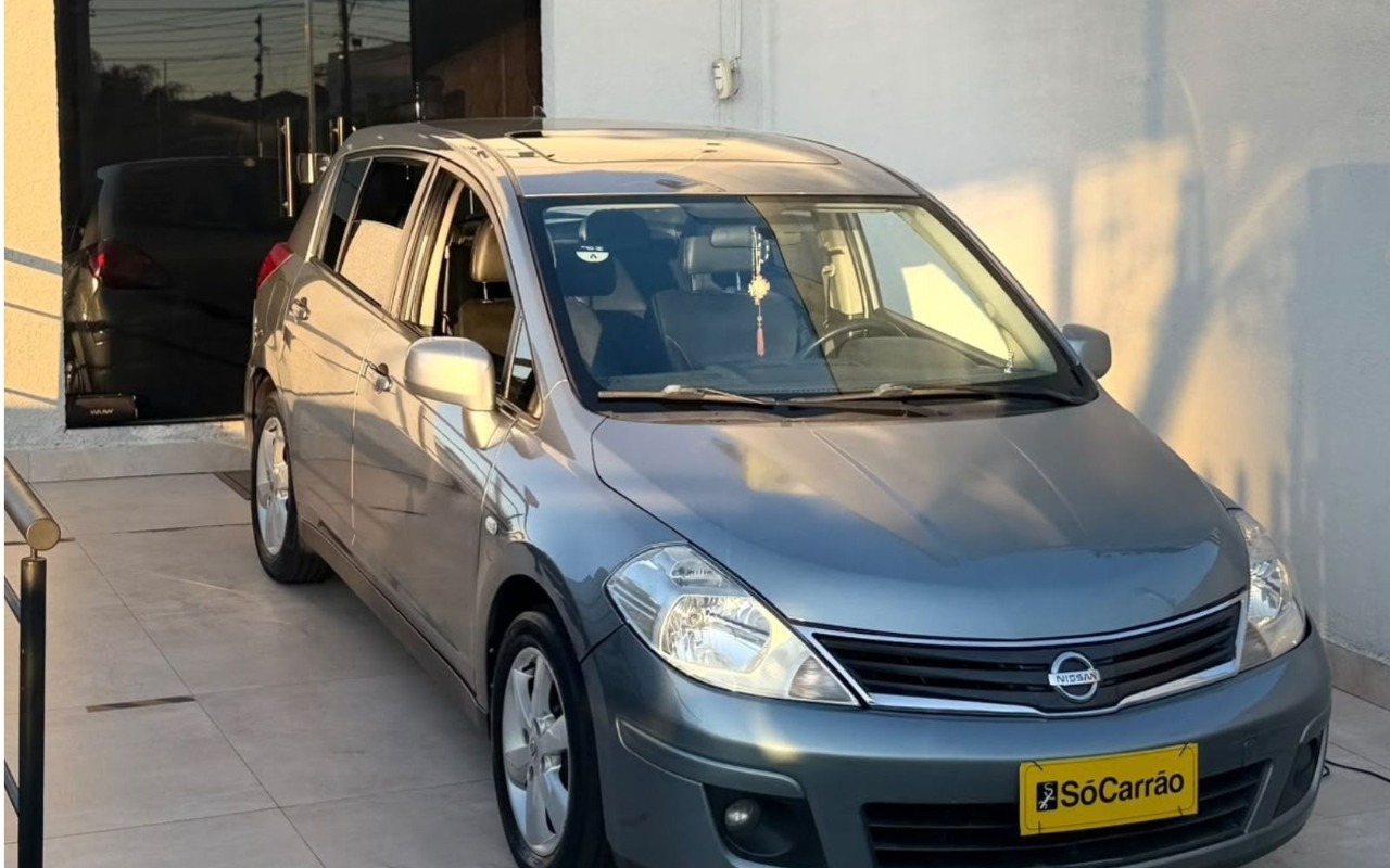 Nissan TIIDA 2010 Cinza — foto 1 de 3