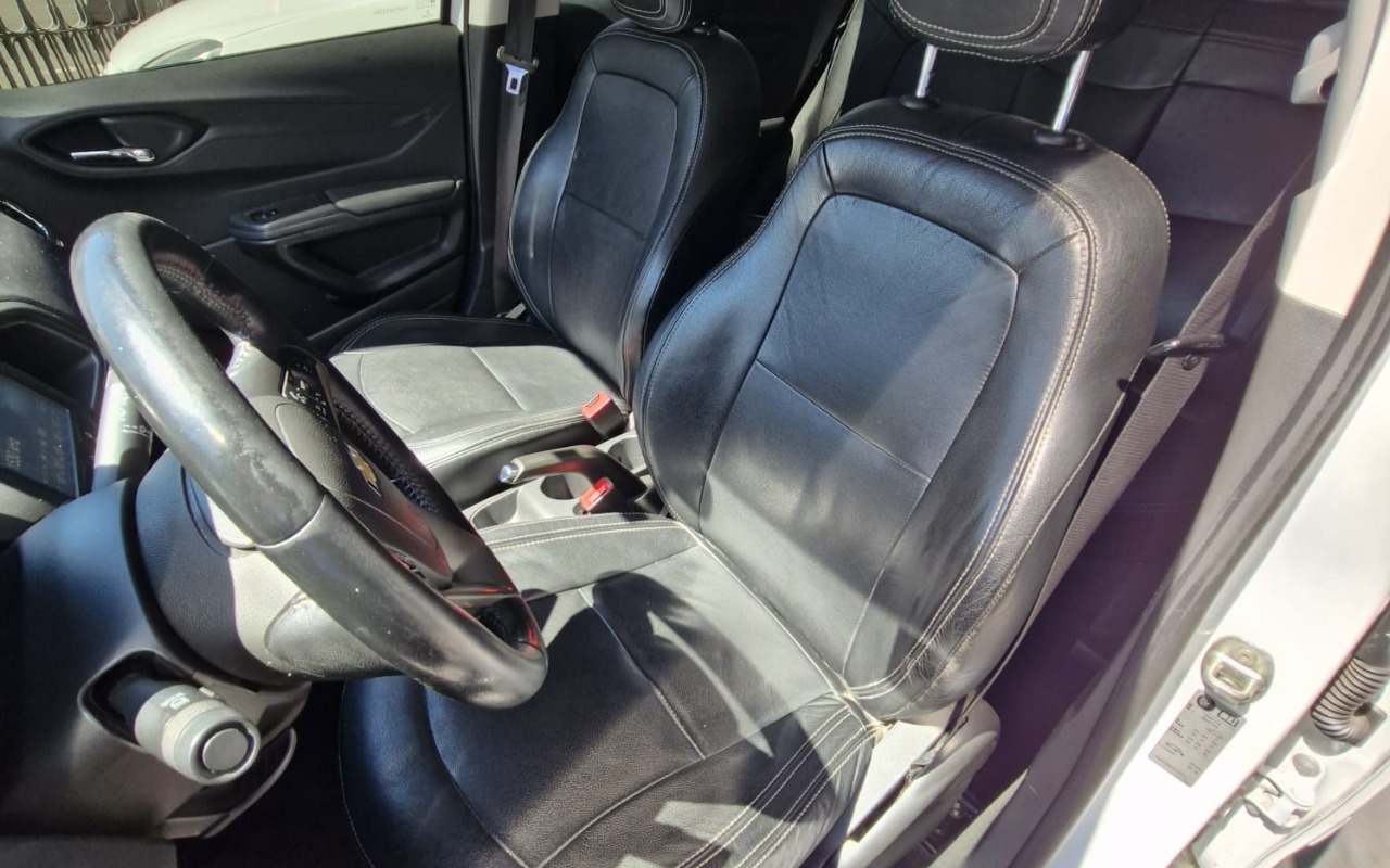 imagem-https://www.socarrao.com.br/sc-vehicle-images-prod/4146070/1790443566700-V2hhdHNBcHAgSW1hZ2UgMjAyNi0wOS0yNiBhdCAxNC4yMS4zOSAoMSkuanBlZw.jpeg