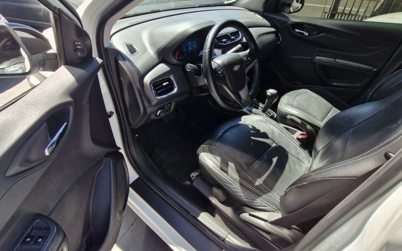 imagem-https://www.socarrao.com.br/sc-vehicle-images-prod/4146070/1790443566770-V2hhdHNBcHAgSW1hZ2UgMjAyNi0wOS0yNiBhdCAxNC4yMS40MCAoMSkuanBlZw.jpeg
