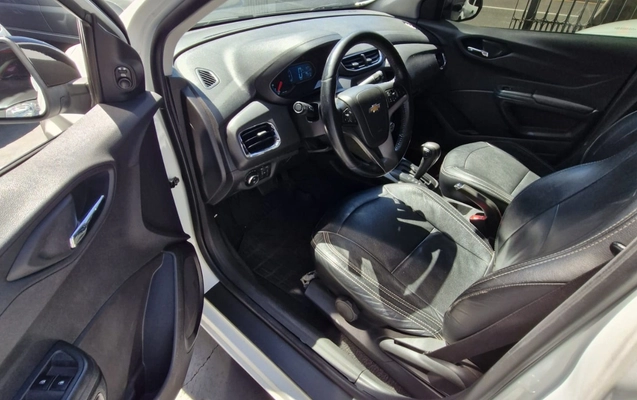 imagem-https://www.socarrao.com.br/sc-vehicle-images-prod/4146070/1790443566770-V2hhdHNBcHAgSW1hZ2UgMjAyNi0wOS0yNiBhdCAxNC4yMS40MCAoMSkuanBlZw.jpeg