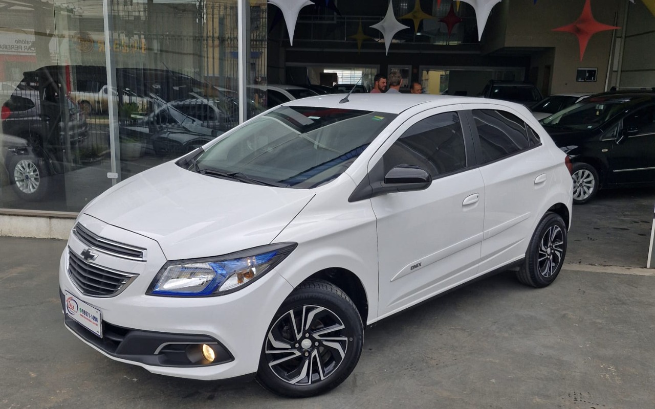 Chevrolet Onix 2016 Branco — foto 1 de 3