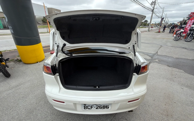 imagem-https://www.socarrao.com.br/sc-vehicle-images-prod/4146469/1790447820700-c672be0a-7954-4c46-b40f-e3c2868b30f3.jpg