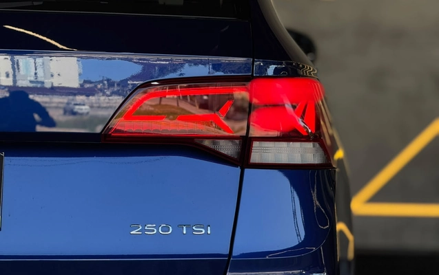 imagem-https://www.socarrao.com.br/sc-vehicle-images-prod/4146678/1790450312267-003_c3ff6f1240b3adbd36e0672088870f68.jpg